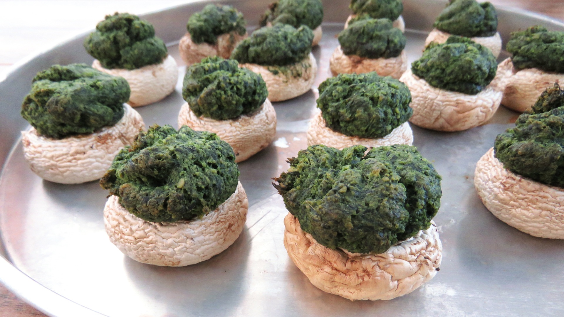 Goat cheese and spinach stuffed mushrooms The GoodLife Fitness Blog