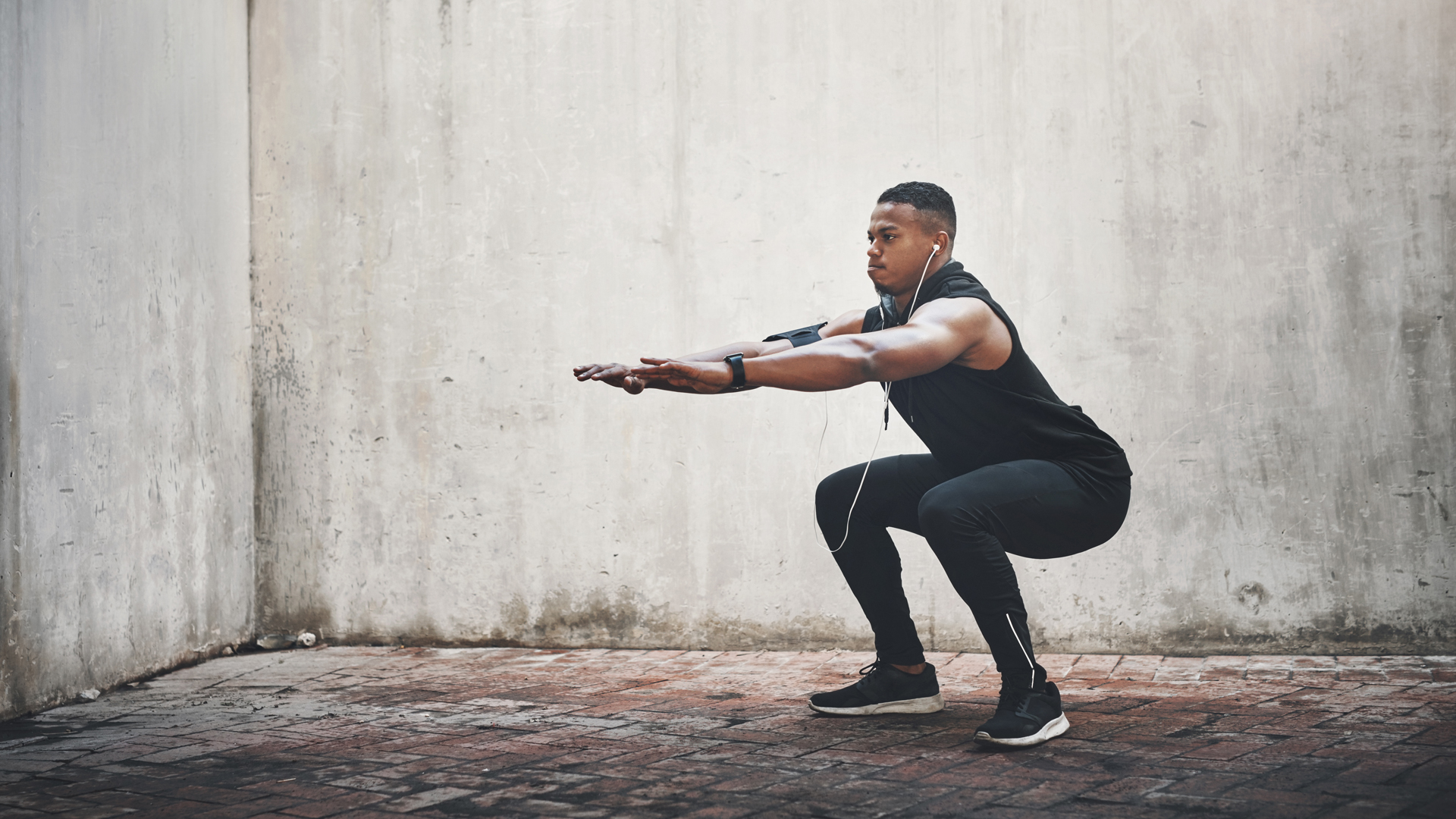 How to squat properly | The GoodLife Fitness Blog